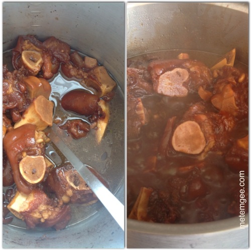 Then add the cow heel to the oxtail and beef combination and mix together. 